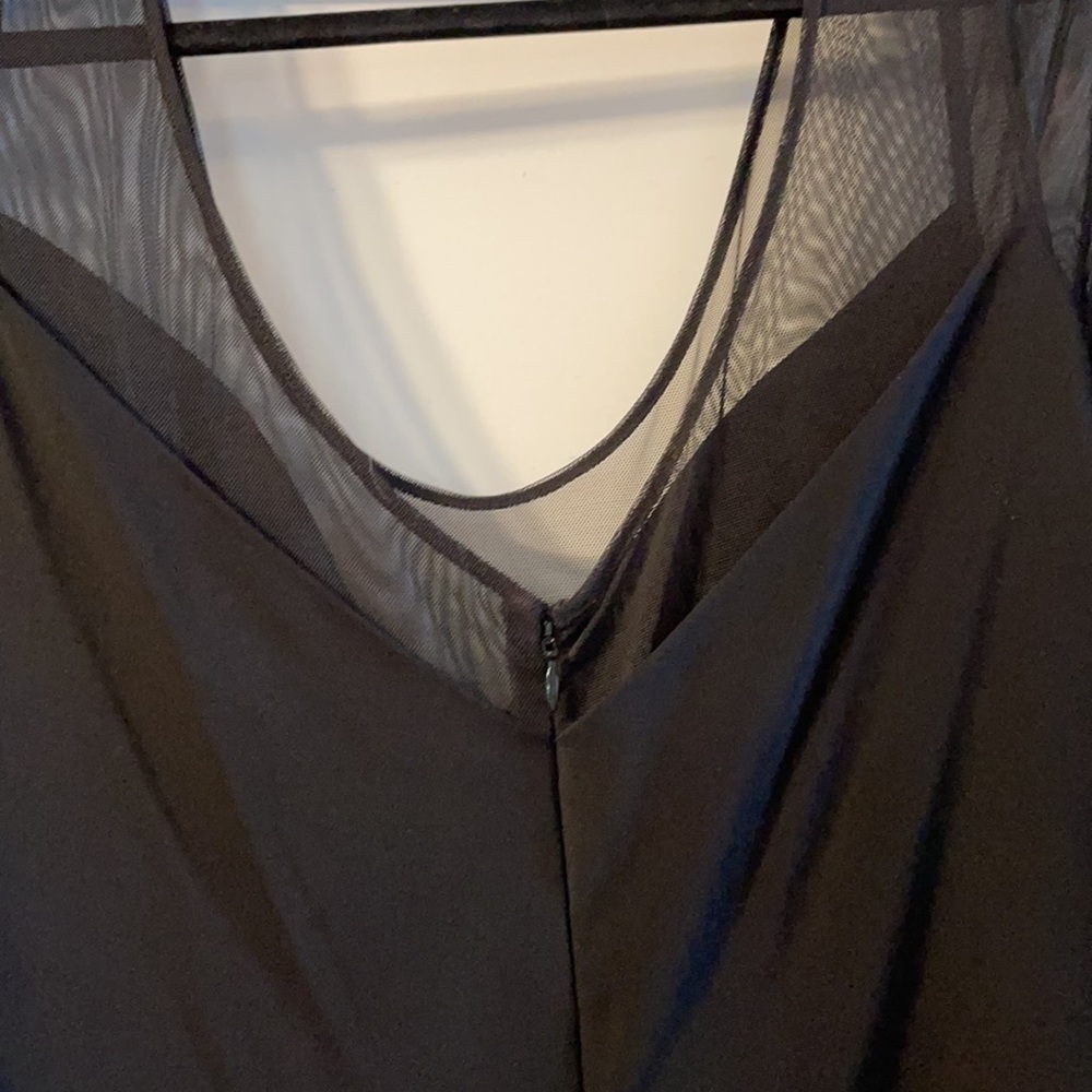 Vera Wang Dress - Picture 4 of 10